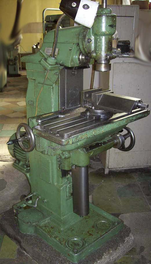 Фото широкоуніверсального фрезерного верстата СФ-67